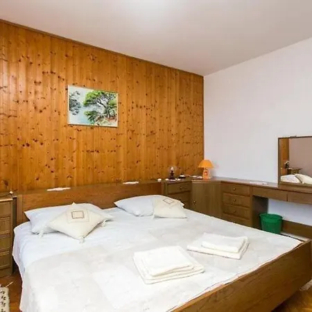 Appartamento Maria Kolo Ep- Three Bedroom With Backyard Terrace And Sea View