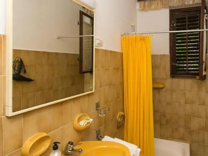 Maria Kolo Ep- Three Bedroom With Backyard Terrace And Sea View Апартаменты Donje Celo