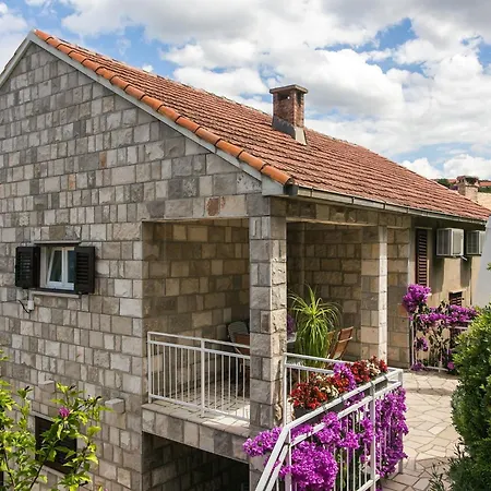 Maria Kolo Ep- Three Bedroom With Backyard Terrace And Sea View