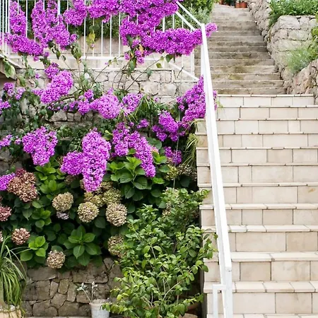 Maria Kolo Ep- Three Bedroom With Backyard Terrace And Sea View