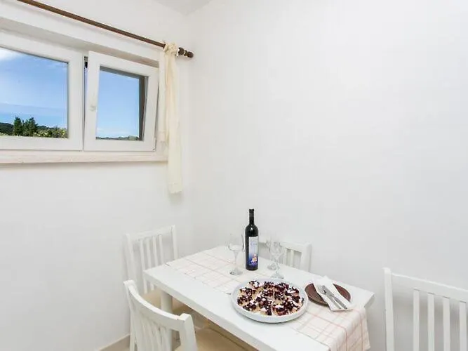 Maria Kolo Ep- Three Bedroom With Backyard Terrace And Sea View