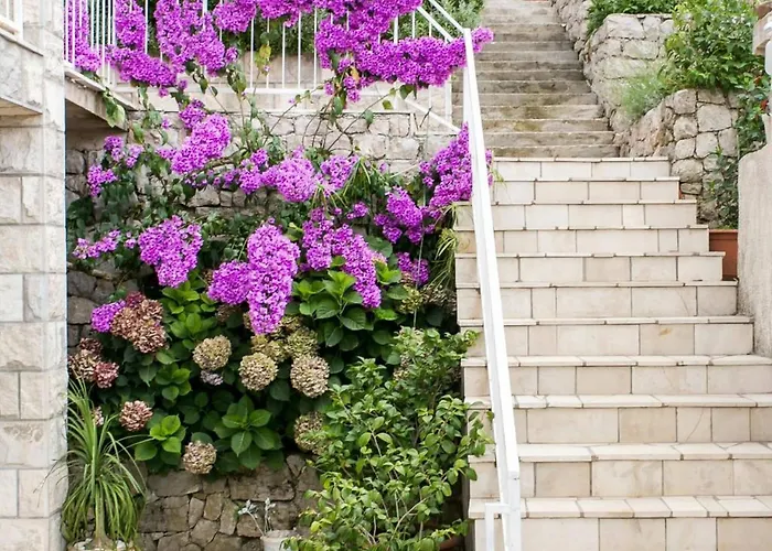 Maria Kolo Ep- Three Bedroom With Backyard Terrace And Sea View